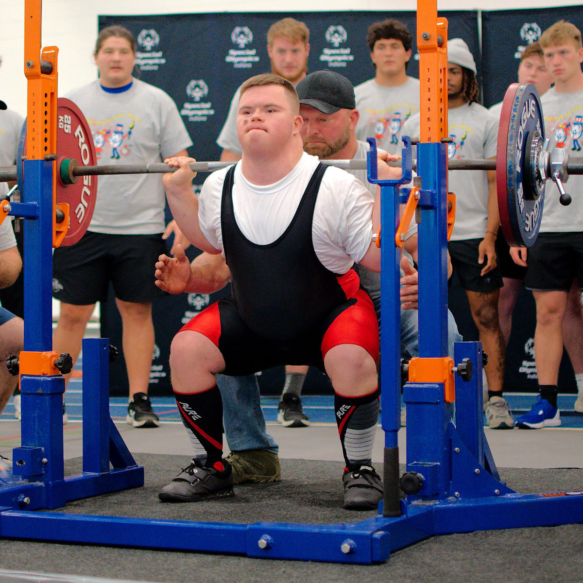 Man lifting bar bell